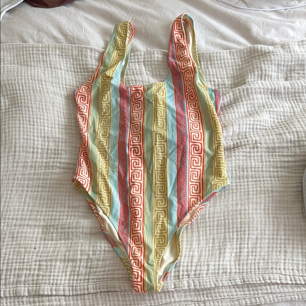 Verge girl swim